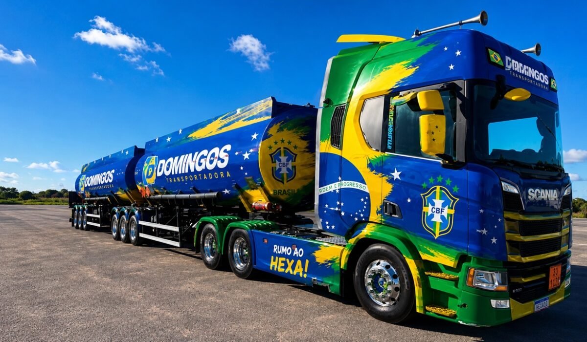 Carreta verde e amarela da Rede Domingos vira vitrine da Copa