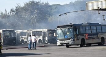 Fogo consome quase 30 ônibus em BH e empresas correm para manter linhas rodando