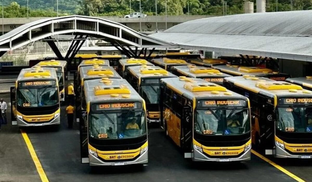Mobi-Rio abre vaga para dirigir BRT no Rio com salário acima de R$ 4 mil