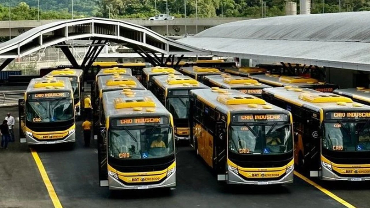 Mobi-Rio abre vaga para dirigir BRT no Rio com salário acima de R$ 4 mil