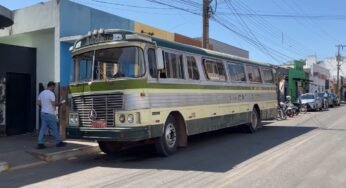 Único Flecha de Prata em atividade em Minas, ônibus de 1975 ainda leva moradores