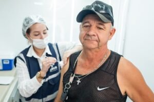 Caminhoneiros passam a contar com consultas, exames e vacinas em pontos de parada