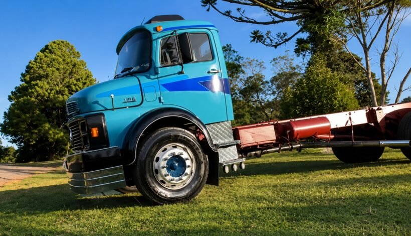 Mercedes-Benz 1518 ficou pouco tempo em produção e virou um clássico da marca