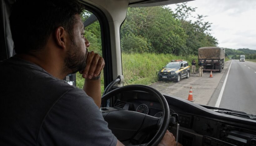 PRF na pista vira sinal de tensão para parte dos caminhoneiros