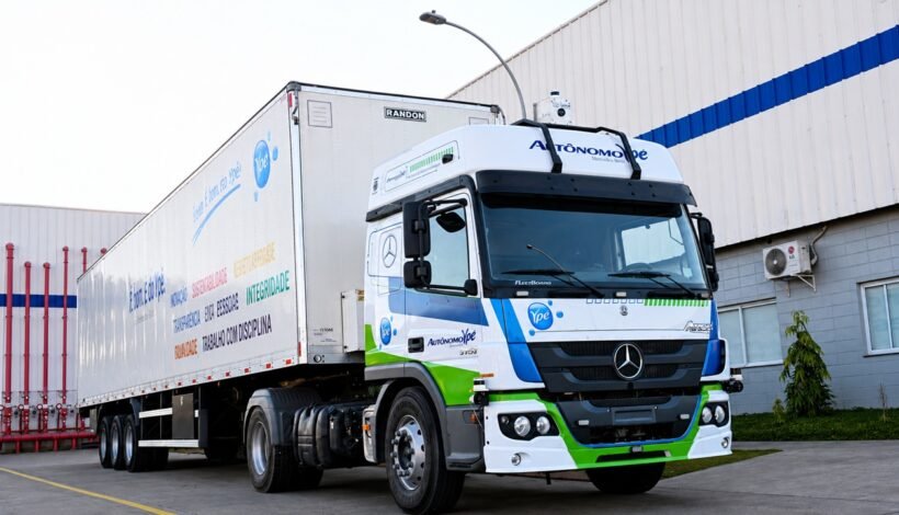 Caminhões sem motorista da Ypê já rodam em testes e chamam atenção dentro da fábrica