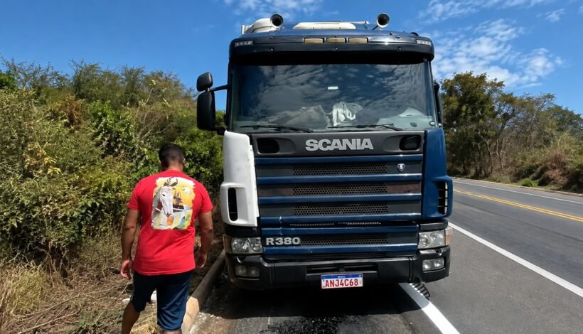 Caminhoneiro é assaltado após caminhão quebrar em Salinas: “Levaram tudo”