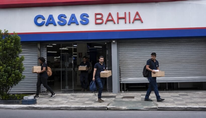 Casas Bahia corta quase 30% das lojas e demissões chegam a 1,9 mil em dois dias