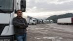 Faltam caminhoneiros e estado tem quase 8 mil veículos parados e vagas chegam a R$ 8 mil