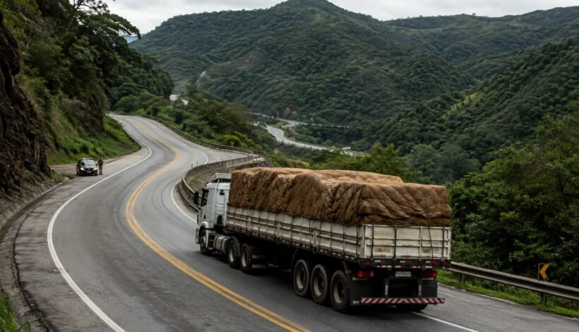 PRF revela o que mais derruba caminhões na Serra do Cafezal