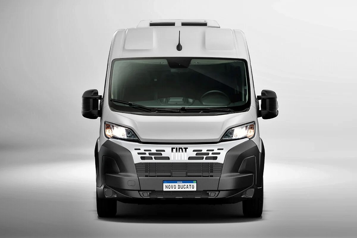 Fiat apresenta Ducato 2027 no Brasil com nova versão Multi e motor 2.2 turbodiesel