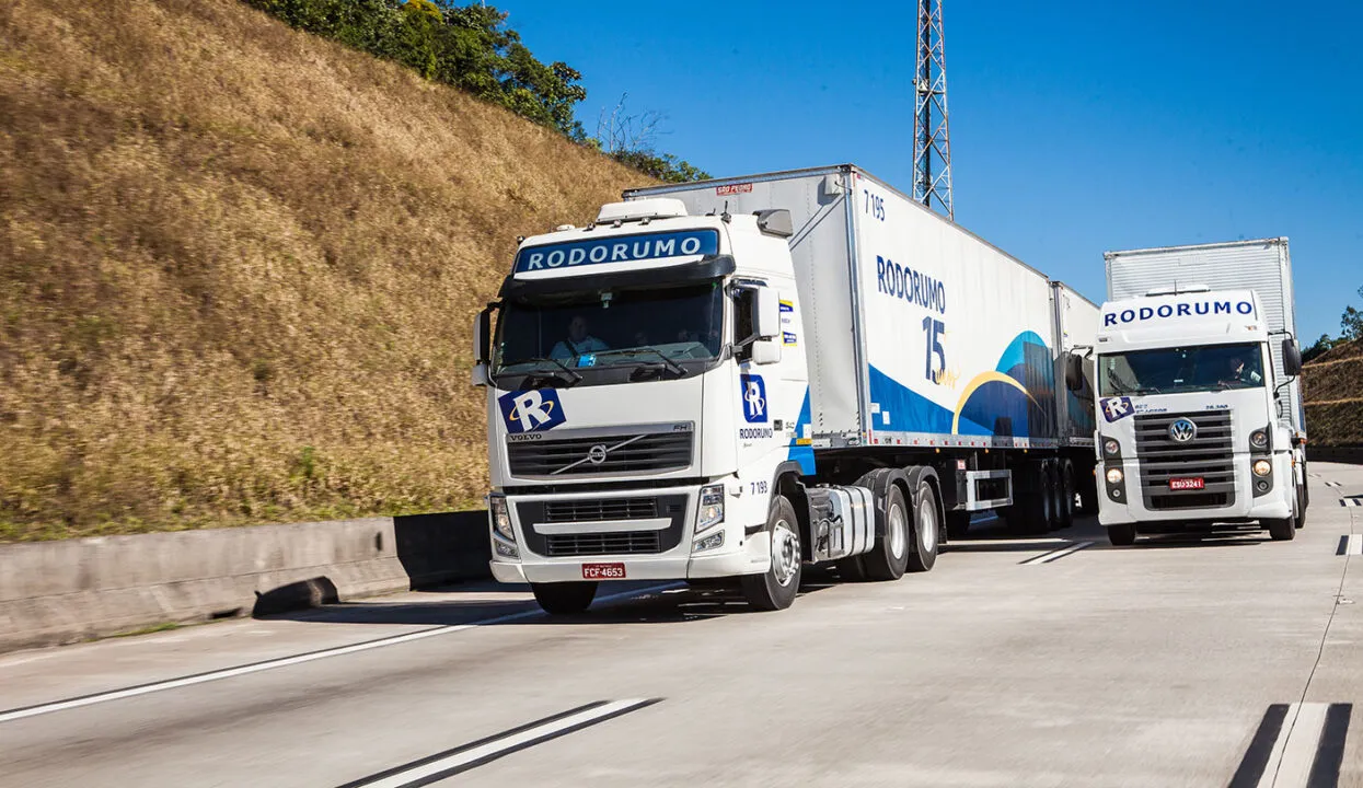 Transportadora RodoRumo abre vaga para Motorista