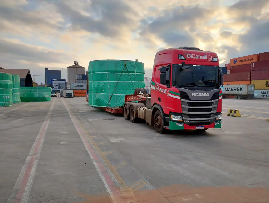 Transportadora DiCanalli abre vagas para carreteiro.