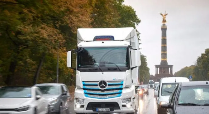 Mercedes-Benz eActros inicia testes práticos