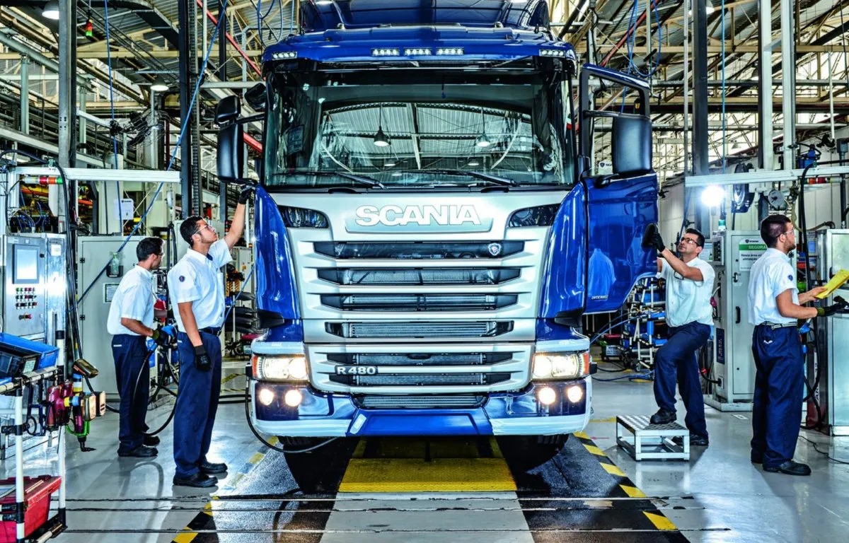 Governo estuda diminuir preço dos caminhões no país