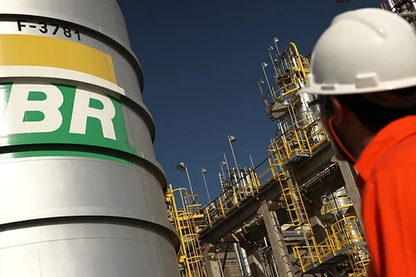 A ANP anuncia que preços da gasolina e do diesel sobem novamente