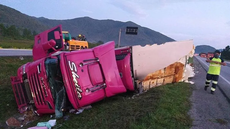 Sheila Bellaver desmente boato envolvendo o seu caminhão rosa