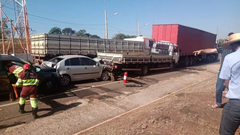 ACIDENTE COM CAMINHÃO