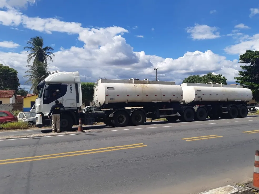 PRF Apreende Caminhao Por Trafegar Em Rota Diferente Da Nota Fiscal