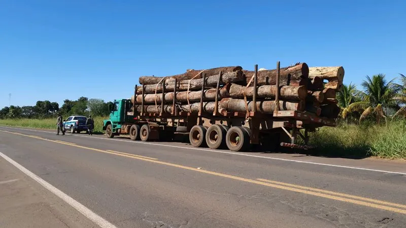Transportadora E Autuada Em R 84 Mil Por Transporte Irregular