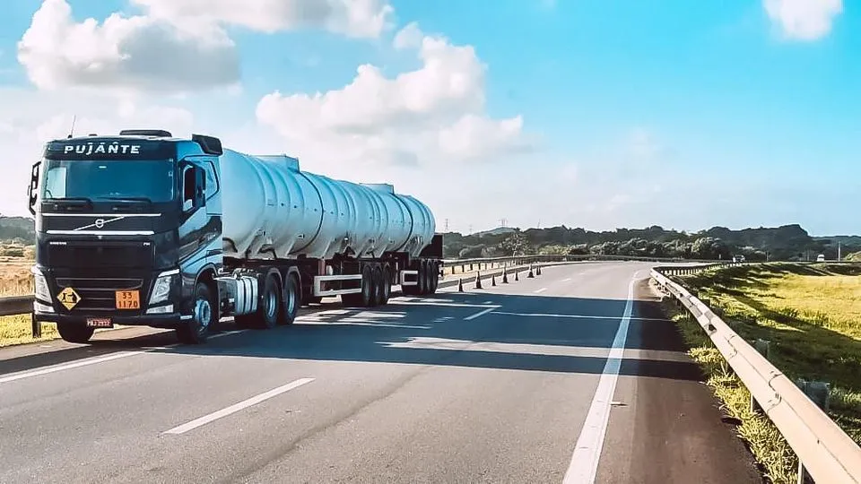 Transportadora Pujante abre processo seletivo para motorista