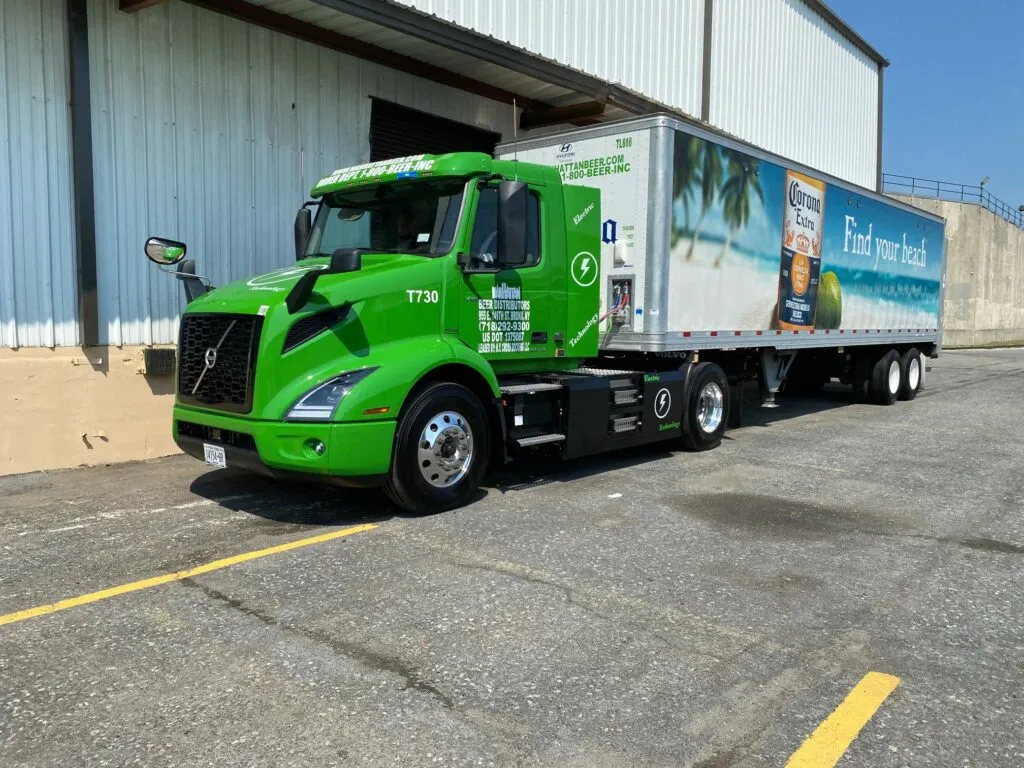 Primeiro caminhão VNR elétrico é entregue nos Estados Unidos