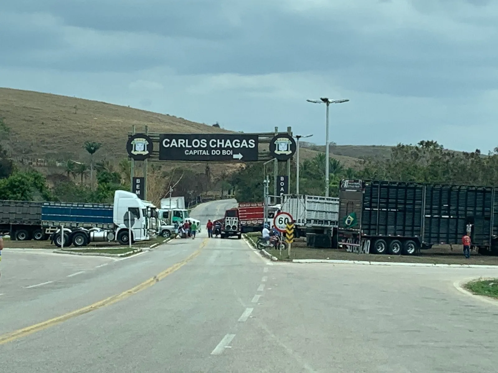 Greve dos caminhoneiros foi registrada na BR-418 em Minas Gerais