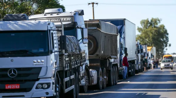 Com o fim da greve, sindicato dos caminhoneiros autônomos podem paralisar