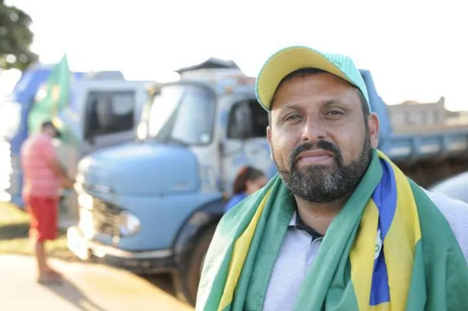 Liderança dos caminhoneiros pede união nesse momento crítico para categoria