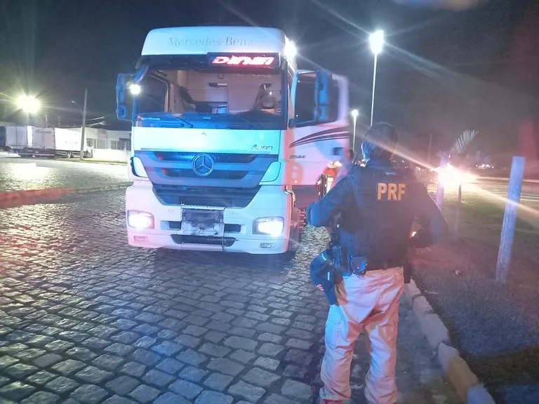 PRF e ANTT intensifica fiscalização na Via Dutra para combater furos de pedágios