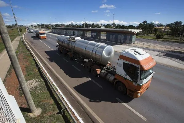 Piso do frete deve ser alterado, face ao aumento do diesel
