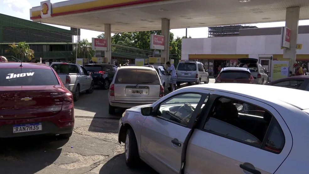 Brasileiros Formam Filas Na Argentina Para Abastecer A R 310 Metade Do Valor No Brasil