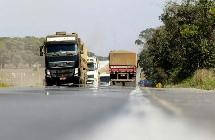 Câmara dos Deputados debate a possibilidade de liberar o tráfego de caminhões em Ijaci (MG)
