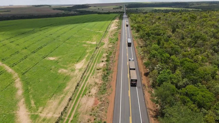 Rodovia em Mato Grosso tem um trecho restaurado pelo DNIT para auxiliar no escoamento da produção agrícola