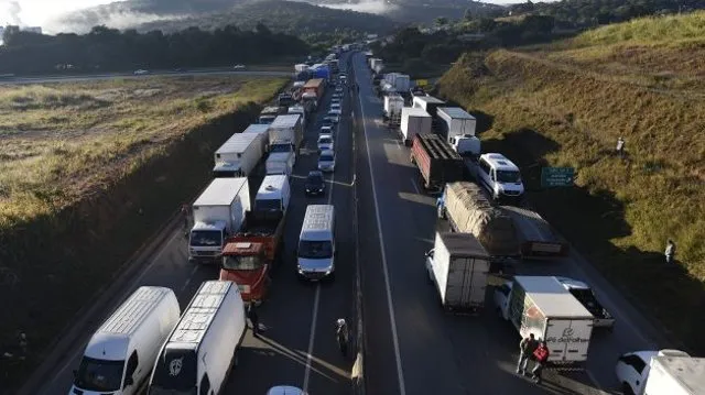 Pressão dos caminhoneiro faz ANTT aumentar a tabela de frete em 5,90%