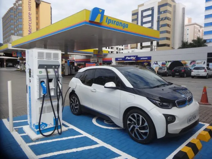 Com a vinda dos carros elétricos os empregos do setor diminuirão em 42%