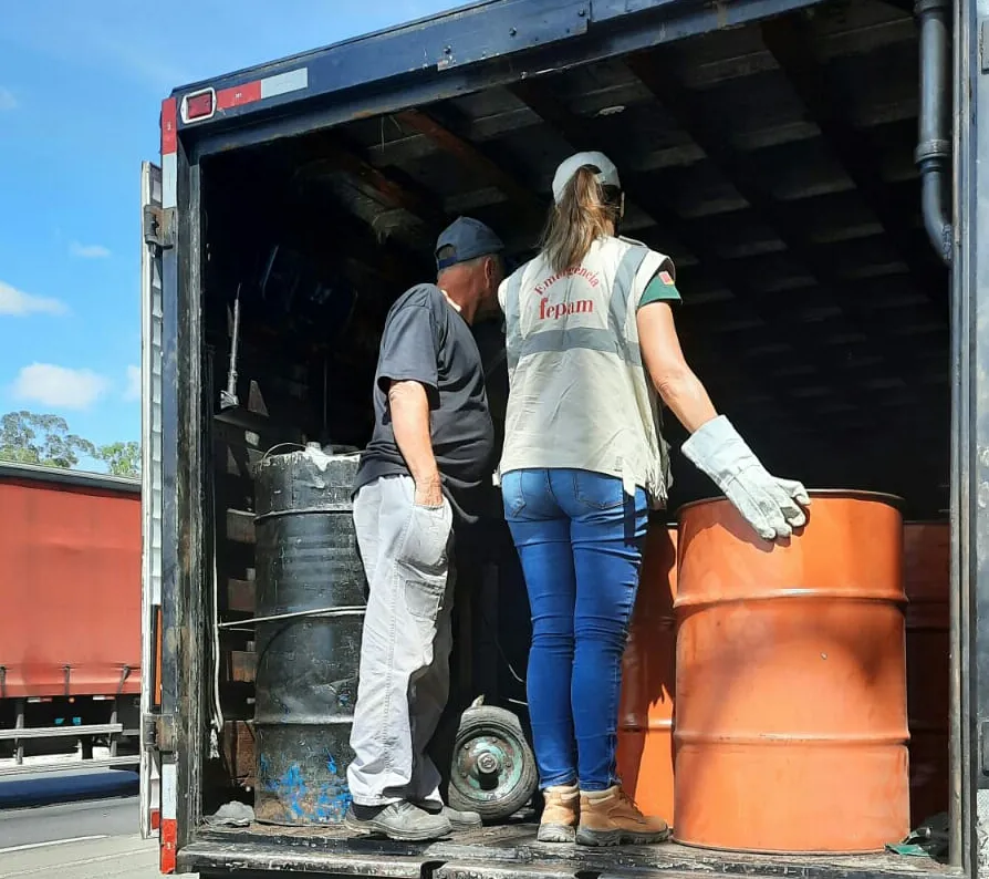 Fiscalização emite 56 autuações em caminhões de transporte de carga perigosa