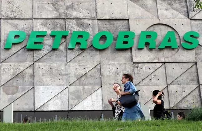 Governo pretende usar lucro da Petrobras para reduzir valor do diesel