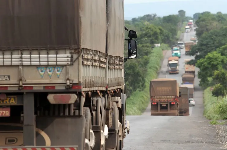 Caminhoneiros ganham uma redução e isenção para o IPVA de 2022
