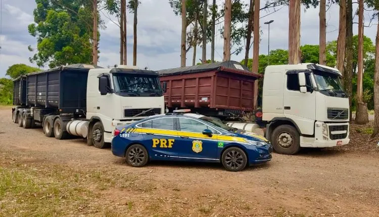 Duas carretas da mesma empresa com quase 30 toneladas acima da capacidade, foram flagradas pela PRF
