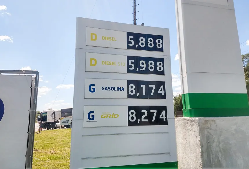 Preço da gasolina chega a R$ 8 com novo aumento pela Petrobras