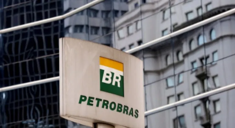 Projeto enviado por senador pretende alterar política de preços da Petrobras