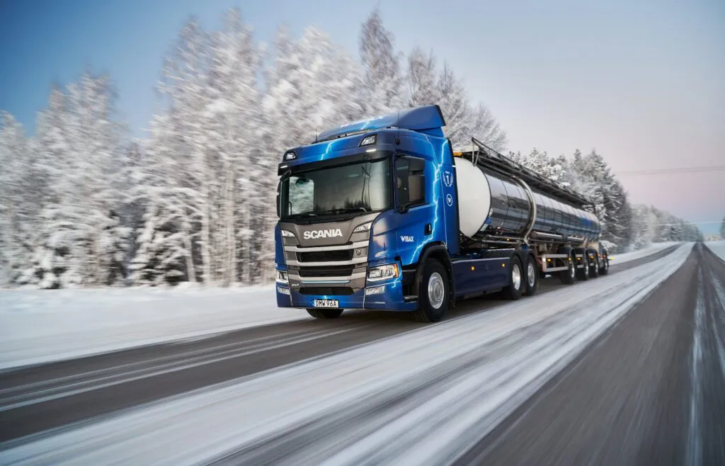 Scania terá caminhão elétrico com capacidade de 64 toneladas durante a neve