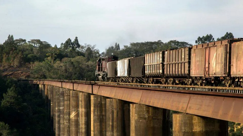 Transporte ferroviário é a aposta do governo para driblar a alta dos combustíveis