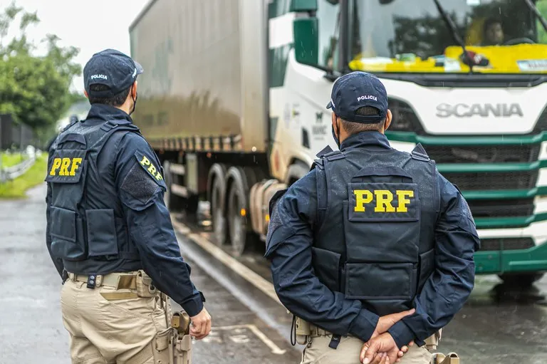 Ação da PRF em todo o país autua mais de 40 motoristas