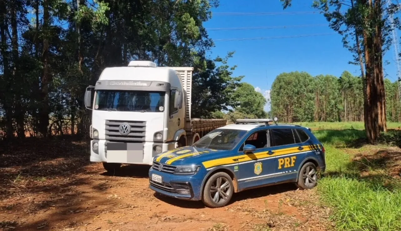 PRF Recupera dois Caminhões roubados em Minas Gerais