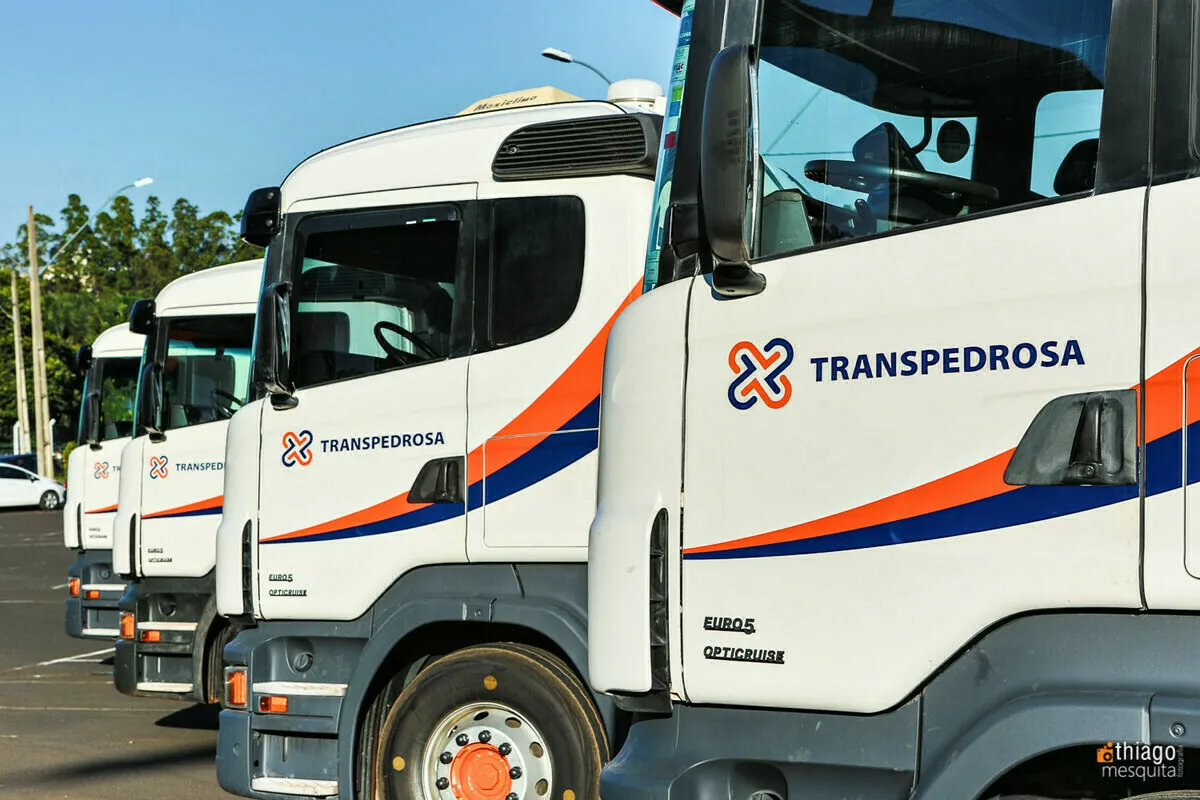 Transpedrosa abre vagas para motorista monitor.