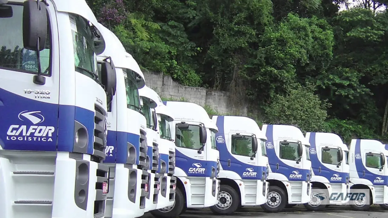 Transportadora Gafor abre vaga para motorista carreteiro e monitor