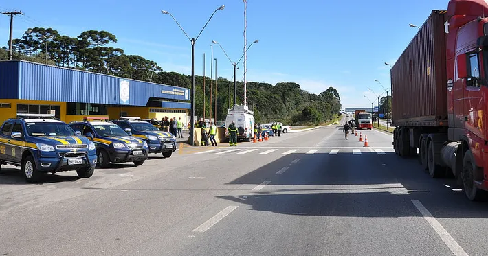 Veja as fiscalizações que você motorista pode ser submetido nas rodovias do país