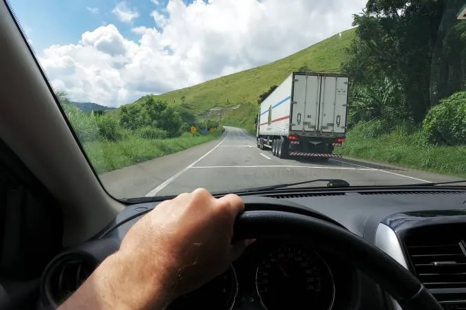 Caminhoneiro segue trabalhando sem anúncio de greve mesmo com constantes aumentos