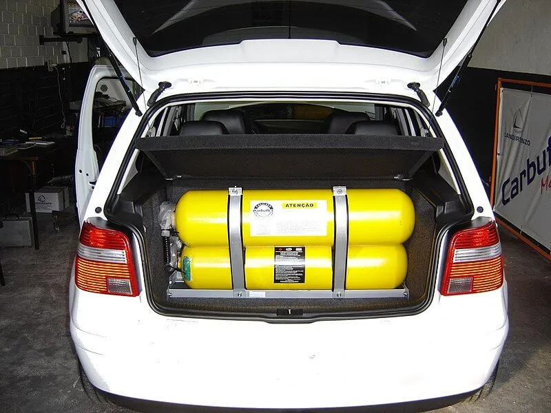 Com a alta da gasolina e do álcool, vale a pena instalar GNV? Veja prós e contras